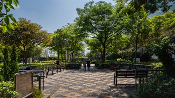 The classic Chinese style paving of the Pebble Walking Trail (or Reflexology Path) adds an antique charm and elegance to the landscape.